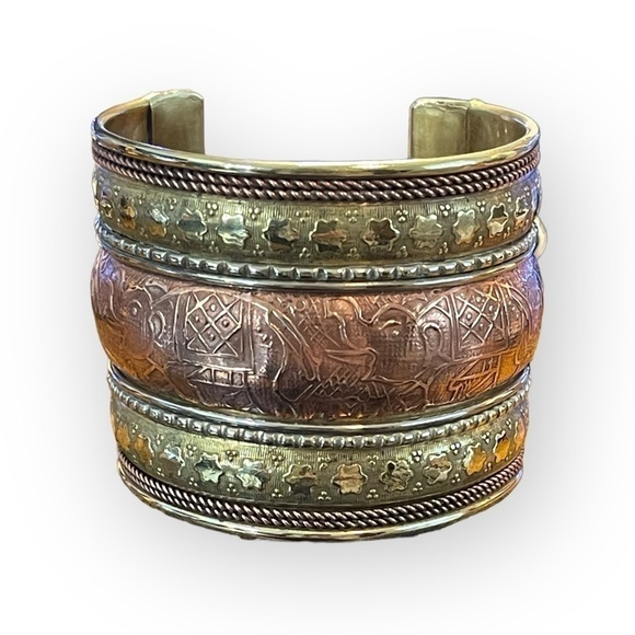 VTG | 68g Copper & Brass Ornate Cuff - Picture 2 of 5